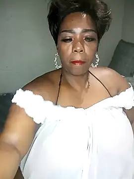 BustyWendyXXX47 online show from December 6, 7:34 pm