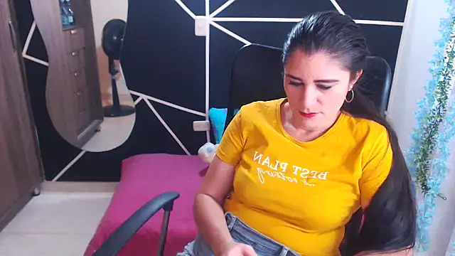 LUCY LI online show from January 17, 7:16 pm