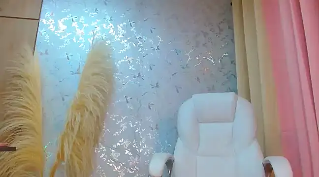 Snapshot of talianaprada chatting on December 8, 3:53 am talianaprada online show from December 8, 3:53 am