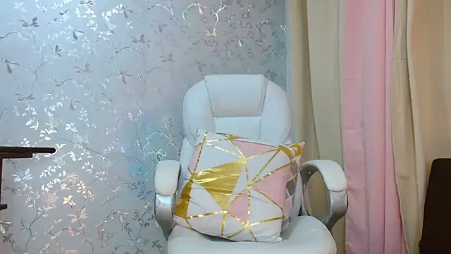 Snapshot of talianaprada chatting on December 27, 1:53 am talianaprada online show from December 27, 1:53 am