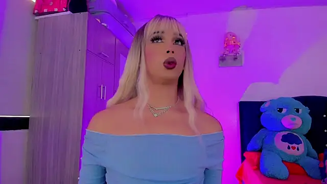 Snapshot of Hellen_moons__ chatting on February 12, 7:09 pm Hellen moons online show from February 12, 7:09 pm