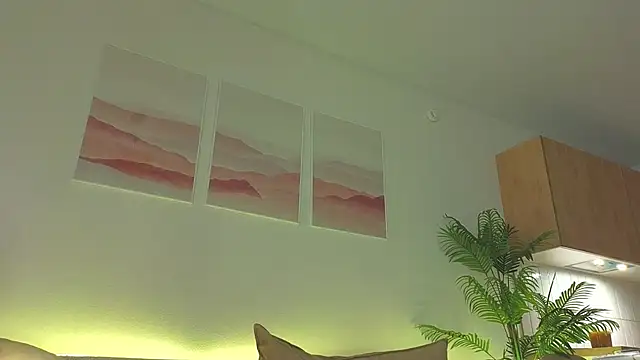 Lili Roze  online show from September 19, 5:20 am