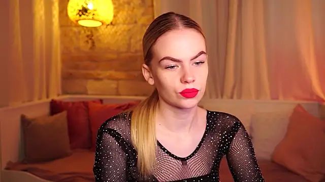 sn0w barbie online show from October 6, 7:50 am