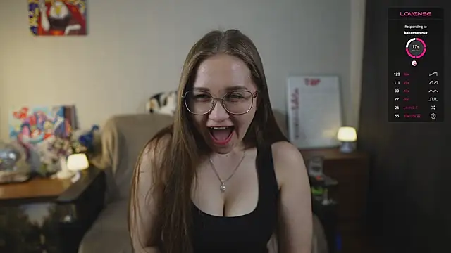 Snapshot of Miatiny chatting on October 4, 4:16 pm Miatiny online show from October 4, 4:16 pm