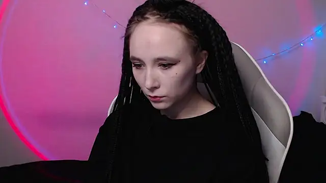 Robin yourss online show from December 9, 1:13 pm