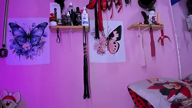 daphneandrade online show from February 16, 8:00 pm