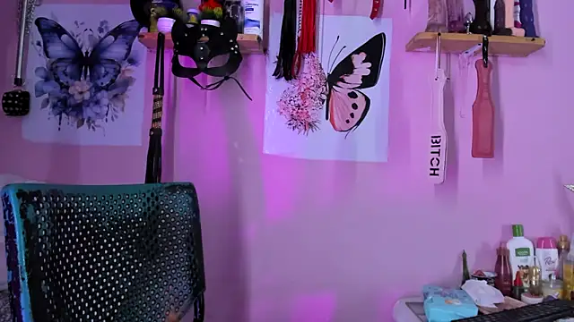 daphneandrade online show from February 21, 7:10 pm