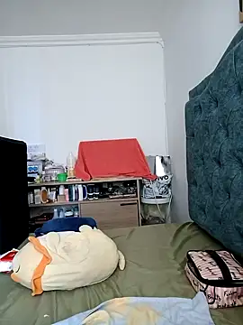 KimPielCanela online show from February 15, 6:12 pm