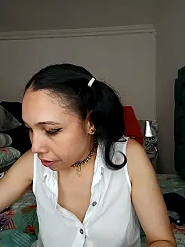 KimPielCanela online show from February 21, 6:15 pm