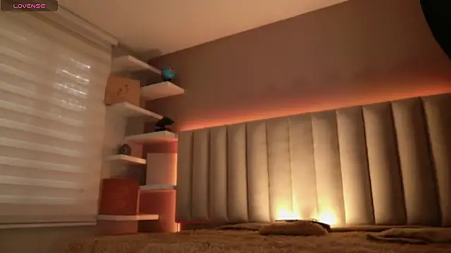 Megan mooree  online show from November 15, 12:13 pm