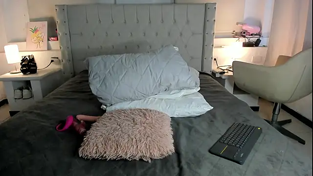 Gabycutee online show from February 3, 11:05 pm