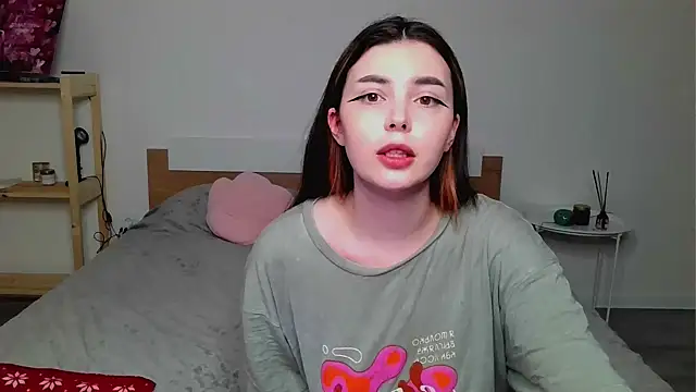 peaachybabe   online show from March 13, 8:22 pm