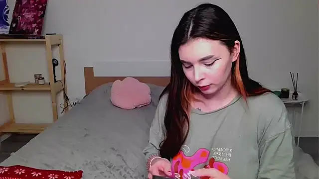 peaachybabe   online show from March 13, 11:27 pm