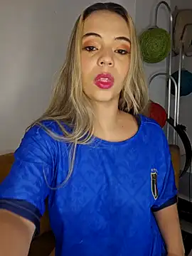 Snapshot of Antonella2_m chatting on December 14, 11:39 am Antonella2 m online show from December 14, 11:39 am