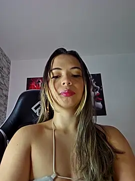 Snapshot of Antonella2_m chatting on September 15, 5:02 pm Antonella2 m online show from September 15, 5:02 pm