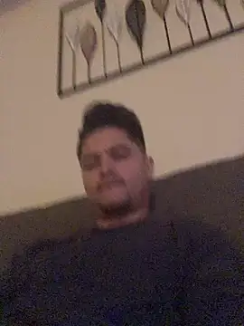 Snapshot of Serious_James27 chatting on December 17, 7:40 am Serious James27 online show from December 17, 7:40 am