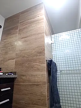 Snapshot of divinityros chatting on November 21, 5:28 am divinityros online show from November 21, 5:28 am