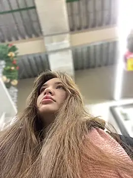 Holly Molii online show from December 15, 5:13 am