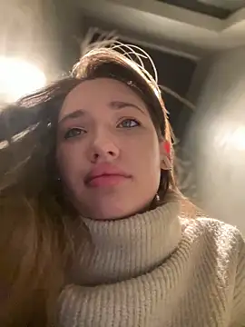 Holly Molii online show from January 19, 8:18 am