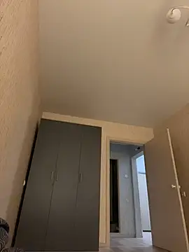 Holly Molii online show from April 18, 2:15 am