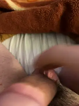 Snapshot of silence_uy chatting on December 14, 7:18 am silence uy online show from December 14, 7:18 am