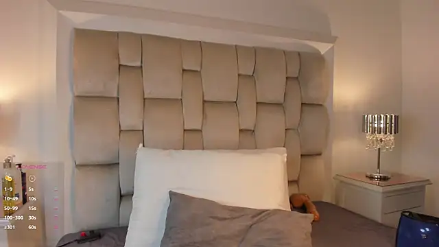 SamanthaBrown69 online show from November 23, 3:39 am