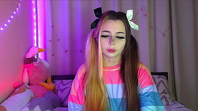 suemeow online show from February 24, 1:24 am