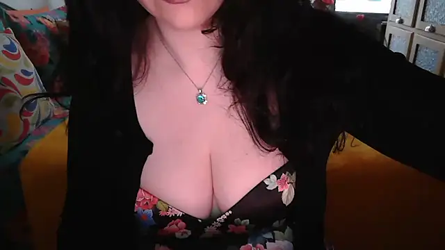 Snapshot of CronacaErotica chatting on March 20, 2:33 pm CronacaErotica online show from March 20, 2:33 pm