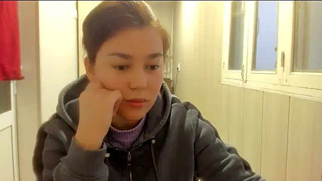 LunaXmii online show from December 19, 2:29 am