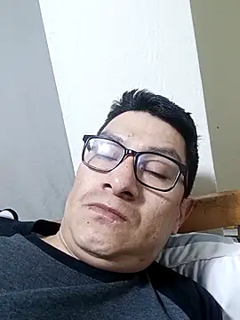 Snapshot of gioarcangel chatting on March 24, 3:55 am gioarcangel online show from March 24, 3:55 am