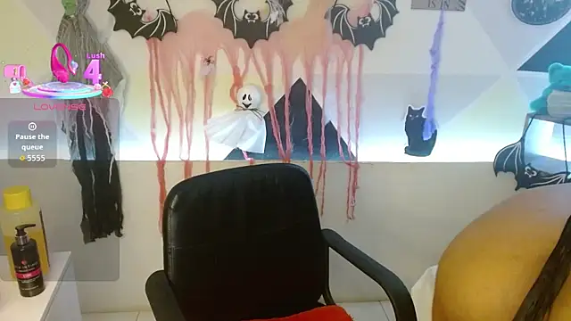 Snapshot of NatashaDormat chatting on October 24, 2:24 pm NatashaDormat online show from October 24, 2:24 pm