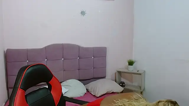 Snapshot of NatashaDormat chatting on December 15, 2:49 am NatashaDormat online show from December 15, 2:49 am