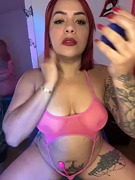 Snapshot of EmmaHot chatting on November 15, 11:51 am EmmaHot online show from November 15, 11:51 am