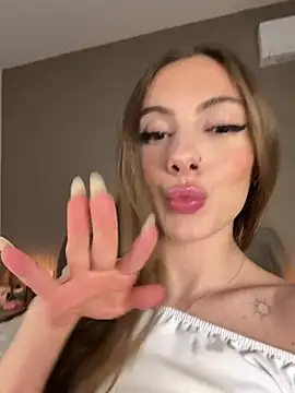 Snapshot of FrancescaNappi chatting on February 3, 8:35 pm FrancescaNappi online show from February 3, 8:35 pm