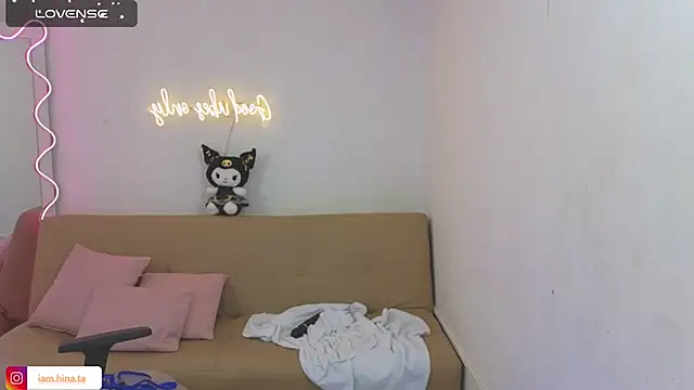 Snapshot of hina_tay chatting on February 6, 10:26 am hina tay online show from February 6, 10:26 am