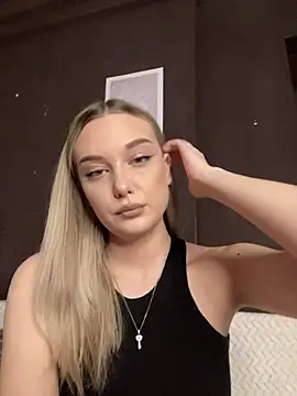 Alisa Rise online show from March 2, 6:40 pm