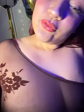 Snapshot of alexxaa96 chatting on July 6, 3:25 am alexxaa96 online show from July 6, 3:25 am