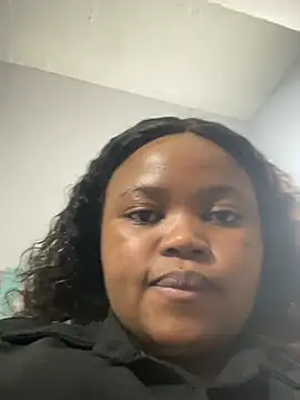 Snapshot of Curveysinaa chatting on February 5, 7:20 pm Curveysinaa online show from February 5, 7:20 pm