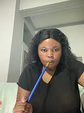 Snapshot of Curveysinaa chatting on February 7, 6:45 pm Curveysinaa online show from February 7, 6:45 pm