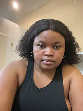 Snapshot of Curveysinaa chatting on February 20, 12:25 pm Curveysinaa online show from February 20, 12:25 pm