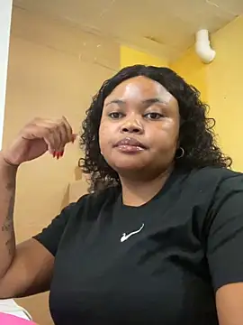 Snapshot of Curveysinaa chatting on March 6, 8:52 am Curveysinaa online show from March 6, 8:52 am