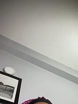 Snapshot of Curveysinaa chatting on March 7, 12:48 am Curveysinaa online show from March 7, 12:48 am