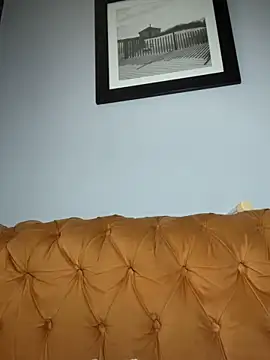 Snapshot of Curveysinaa chatting on March 9, 2:43 pm Curveysinaa online show from March 9, 2:43 pm