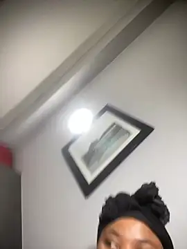 Snapshot of Curveysinaa chatting on March 14, 8:17 pm Curveysinaa online show from March 14, 8:17 pm