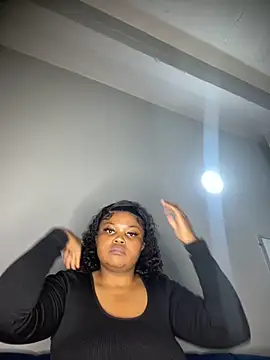 Snapshot of Curveysinaa chatting on September 28, 7:08 pm Curveysinaa online show from September 28, 7:08 pm