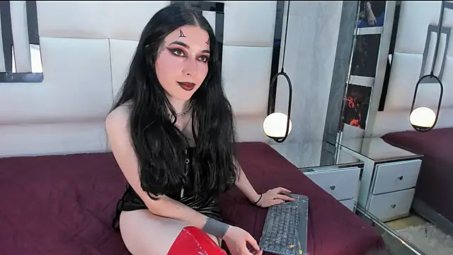 Snapshot of alixxon1 chatting on December 5, 6:22 pm alixxon1 online show from December 5, 6:22 pm