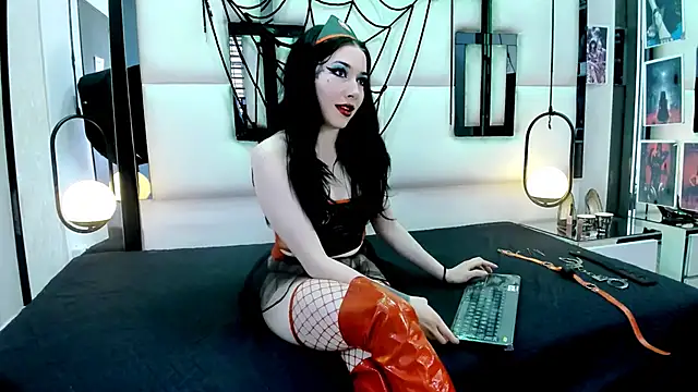 Snapshot of alixxon1 chatting on November 21, 3:33 pm alixxon1 online show from November 21, 3:33 pm