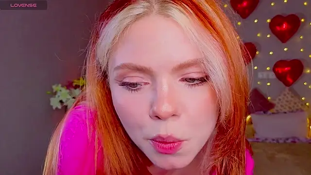 Snapshot of Red__Candy chatting on February 18, 3:30 pm Red Candy online show from February 18, 3:30 pm