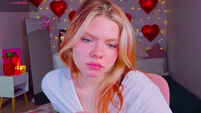 Snapshot of Red__Candy chatting on March 25, 3:18 pm Red Candy online show from March 25, 3:18 pm