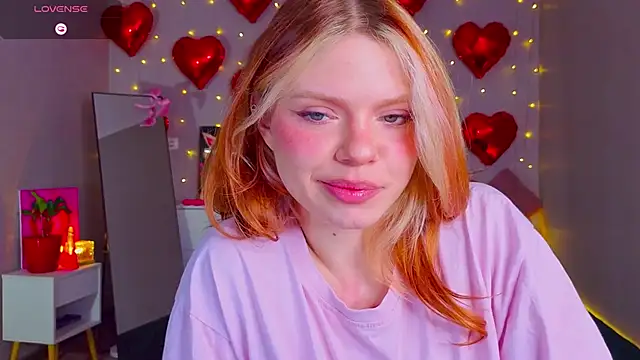 Snapshot of Red__Candy chatting on March 26, 3:28 pm Red Candy online show from March 26, 3:28 pm